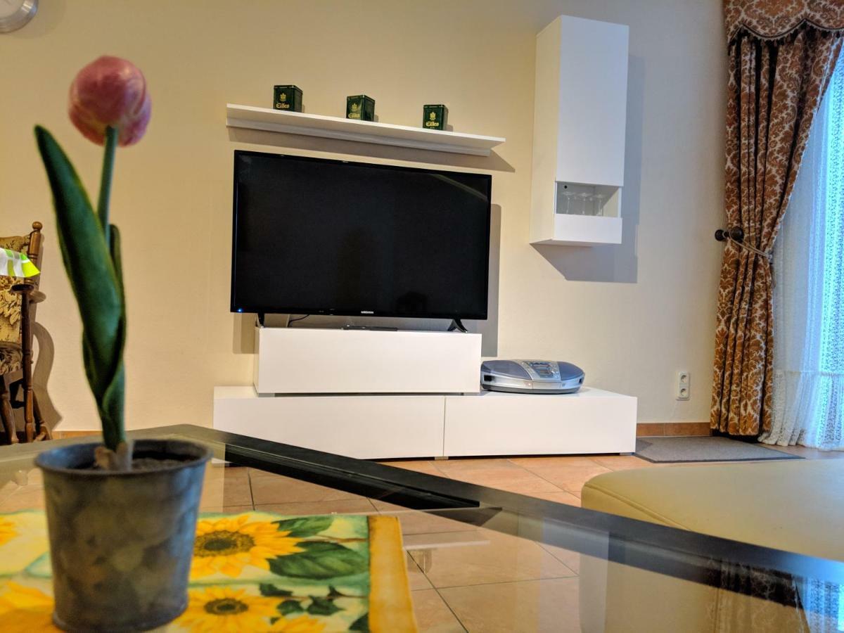 Ferienwohnung Mit Terrasse 格里马 外观 照片